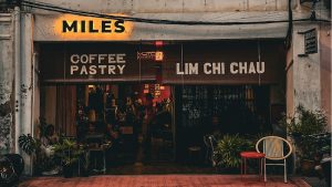 MILES CAFE Logo